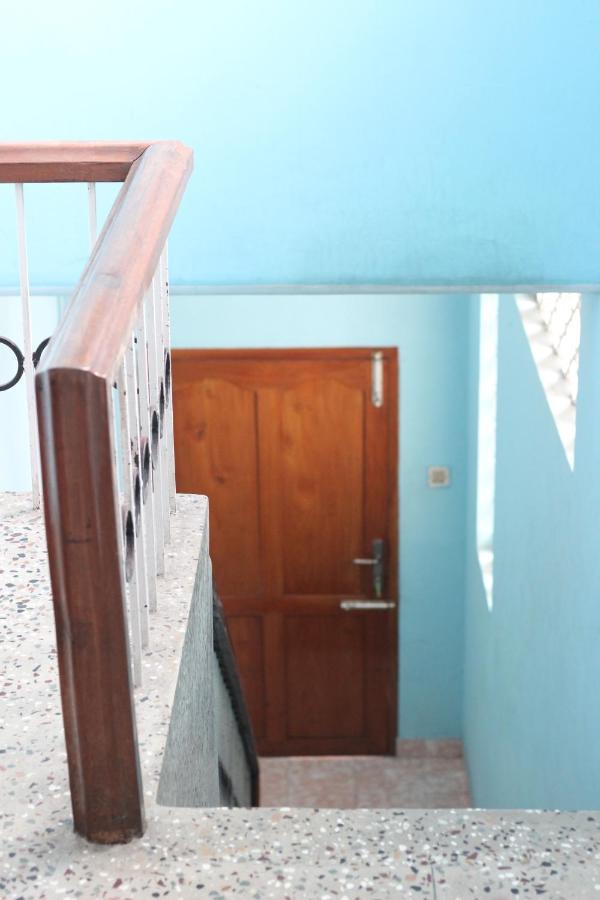 Bed And Bath For 1-8 People Hotel Thiruvananthapuram Bagian luar foto
