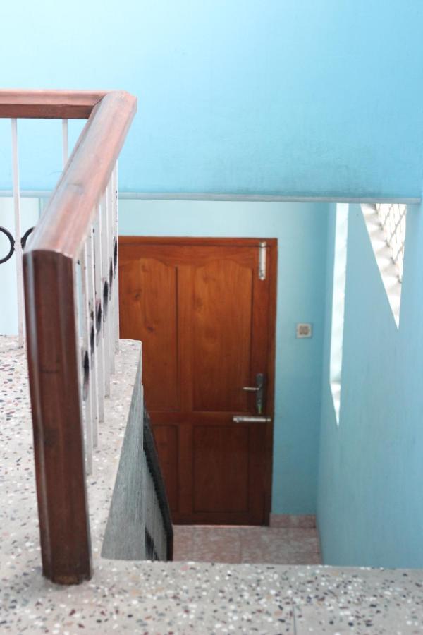 Bed And Bath For 1-8 People Hotel Thiruvananthapuram Bagian luar foto